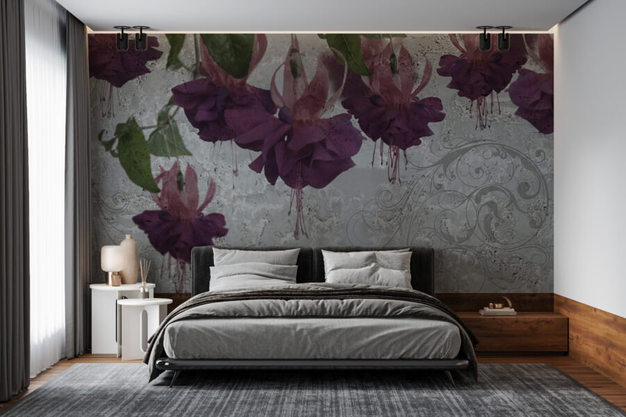 Wandbild mit großen kelchförmigen Blumen in modischem Lila und fleckigem Grau Purple Flowers - Hauptproduktbild