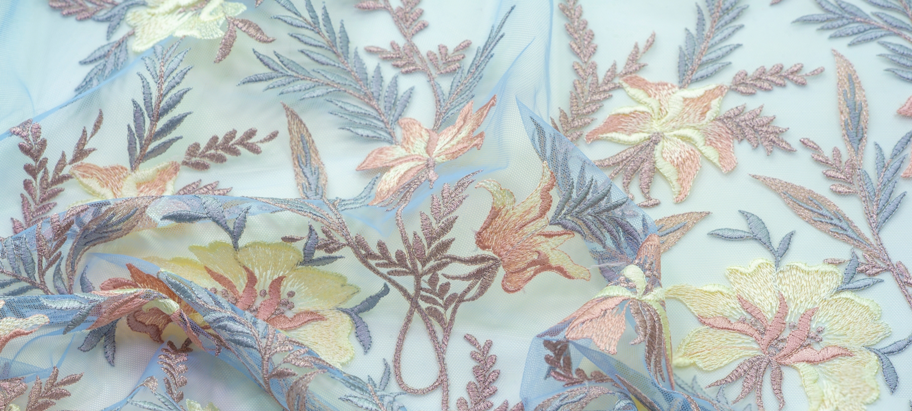 Fototapeta-Haftowane-Kwiaty_1920649097-1