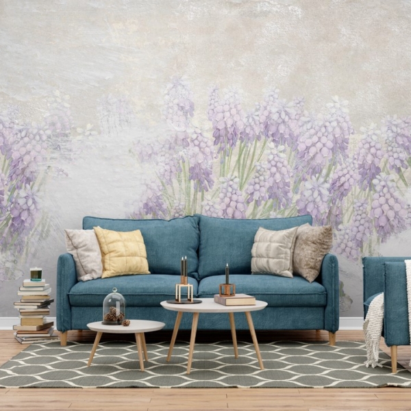 Wandgemälde einer Wiese mit blühenden Saphiren