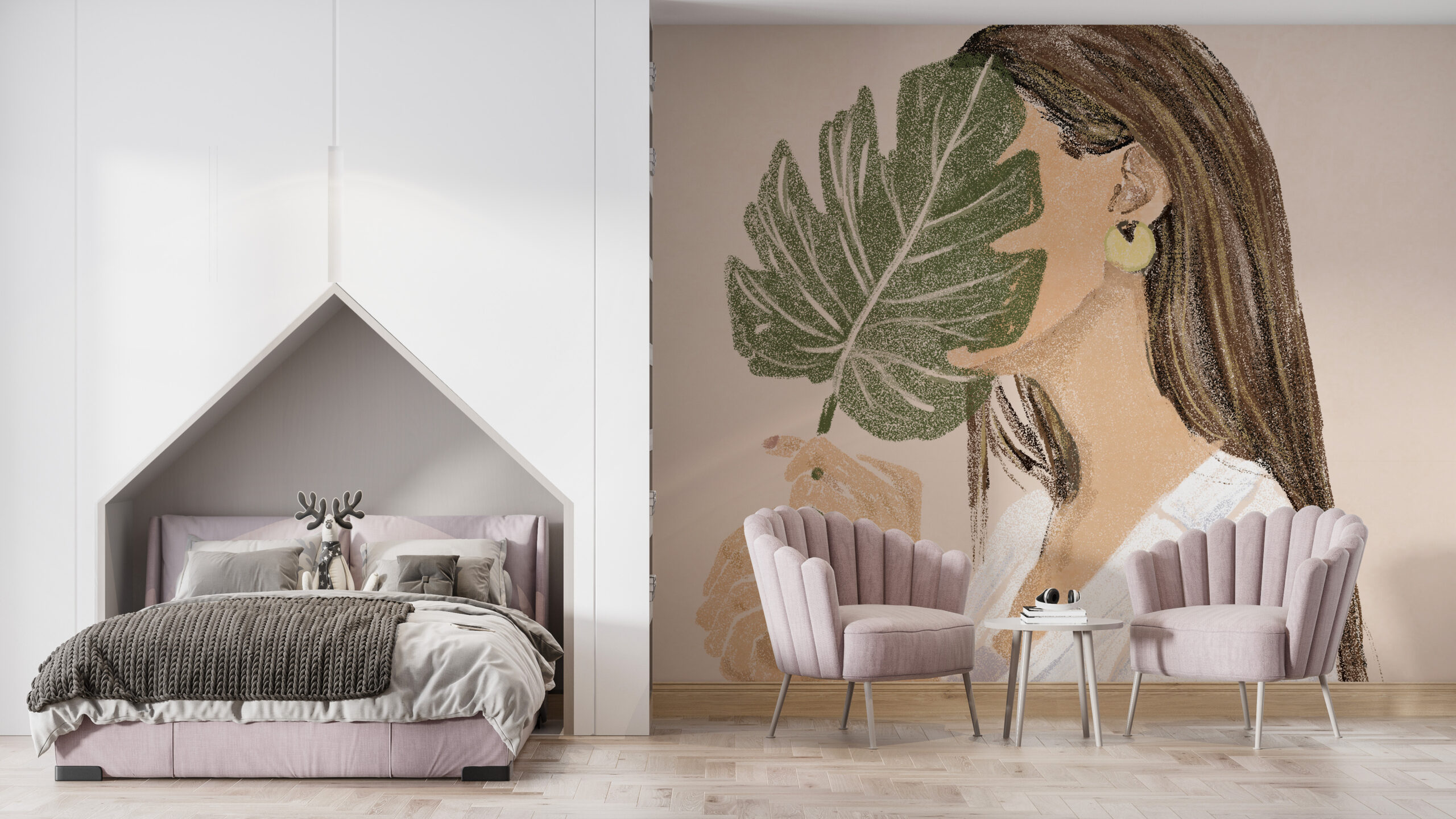 Wandgemälde einer Frau und eines Monstera-Blattes